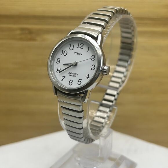 Timex Indiglo Women’s Watch CR1216 New Battery - Picture 1 of 5